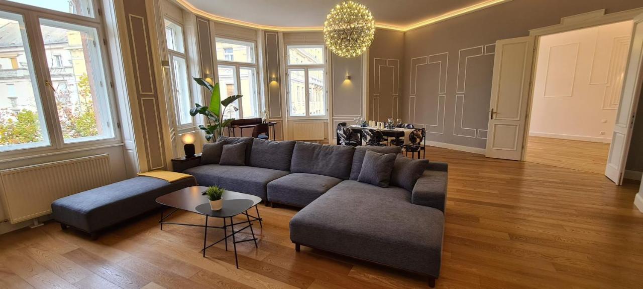 Walking Street Luxurious Huge Apartment Budapest Extérieur photo