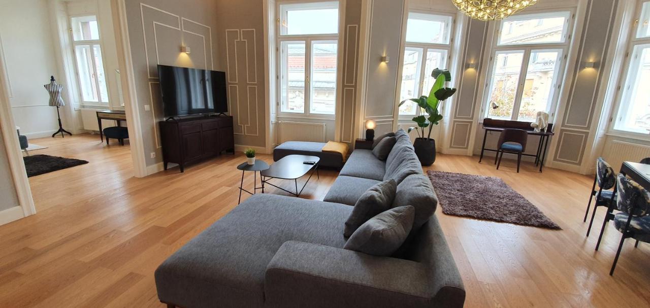 Walking Street Luxurious Huge Apartment Budapest Extérieur photo